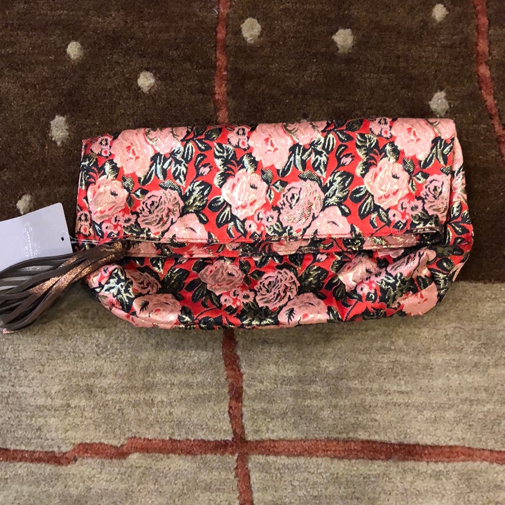 Anthro clutch